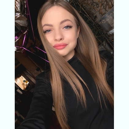     ,