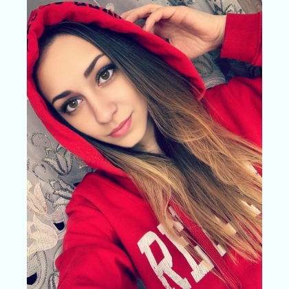     ,